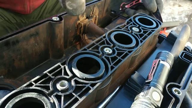 Шевроле Круз 1.8 снимаем мембрану под клапанной крышкой смотреть онлайн
