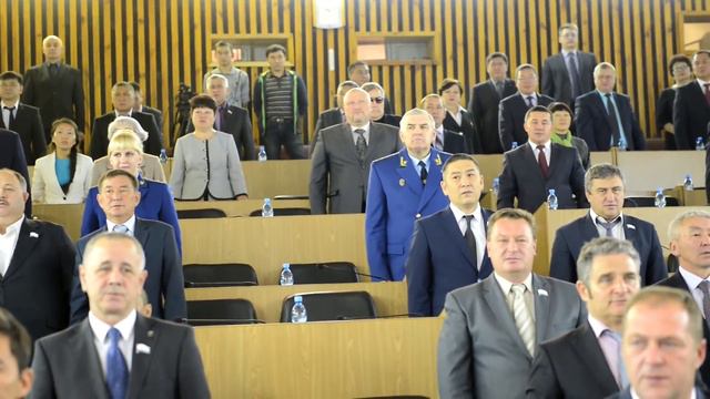 Алтайские депутаты поют гимны смотреть онлайн