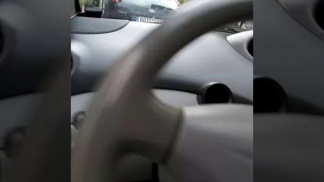 2001 Toyota Yaris 1.0 VVT-i start up. смотреть онлайн