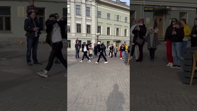 Какое это песня tuzelity SHUFFLE смотреть онлайн