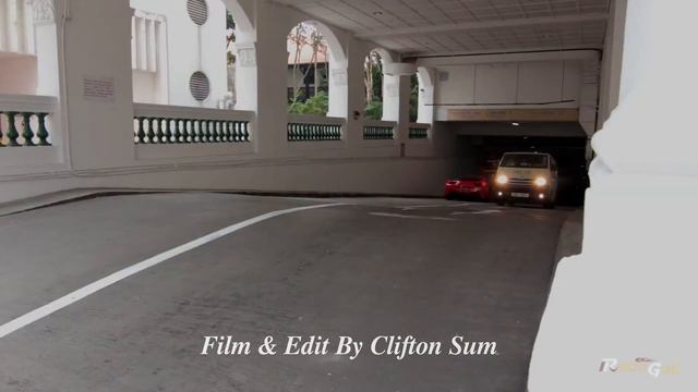 Ferrari 458 Italia Entering Carpark смотреть онлайн