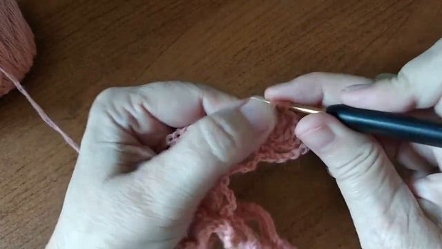 Шаль-косынка крючком. Оригинальная модель с бесплатным мастер-классом. смотреть онлайн