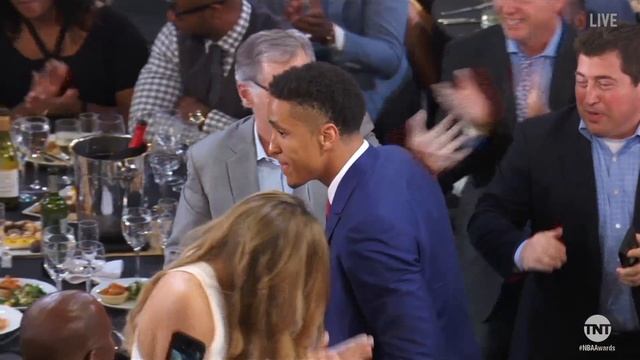 2017 NBA Awards Kia Rookie Of The Year Award смотреть онлайн