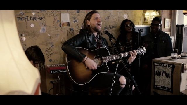 Welshly Arms - Sanctuary (Acoustic) смотреть онлайн