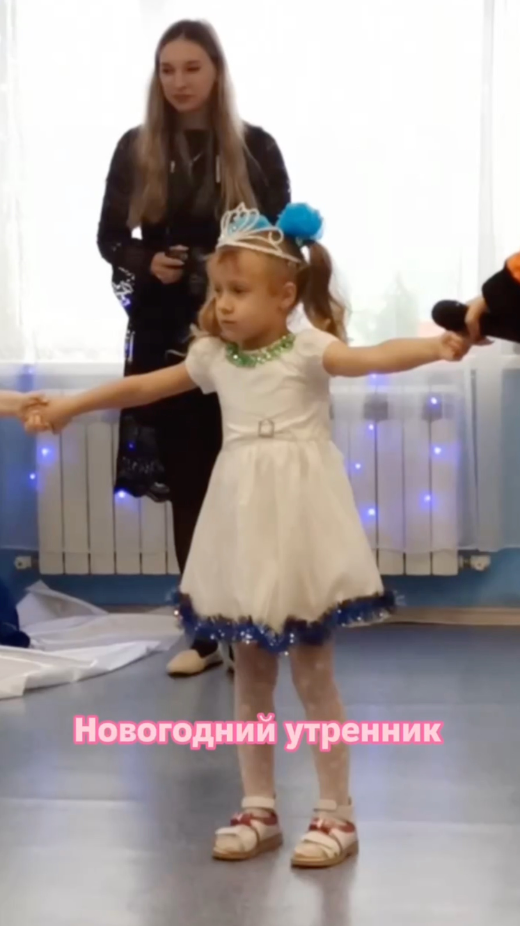 Новогодний утренник смотреть онлайн