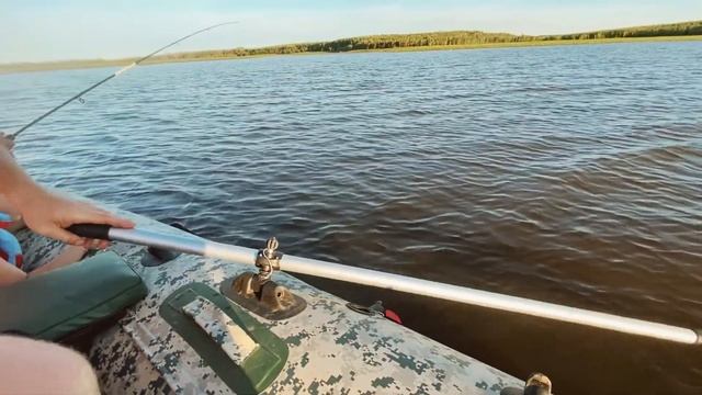 Ловим щуку на кружки. Семейный выезд на рыбалку на лодке Mishimo 370 Sport
