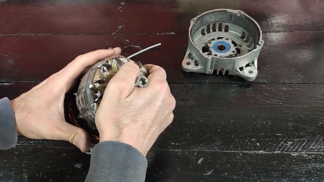 Cómo hacer un generador de ENERGIA GRATIS con un ALTERNADOR DE COCHE⚡??⚡ смотреть онлайн