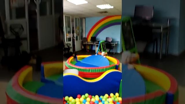 Данил в центре Золотой ангел смотреть онлайн