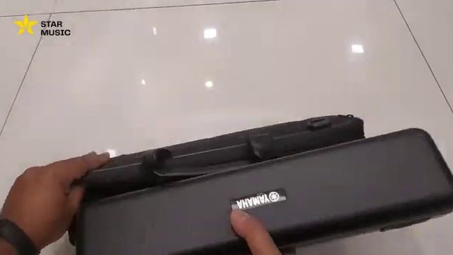 UNBOXING YAMAHA YFL-222 смотреть онлайн