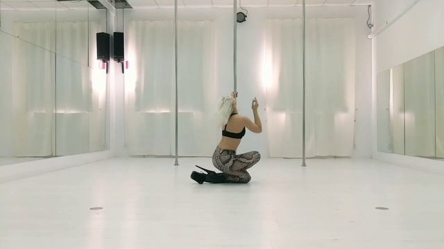Танец на пилоне смотреть онлайн