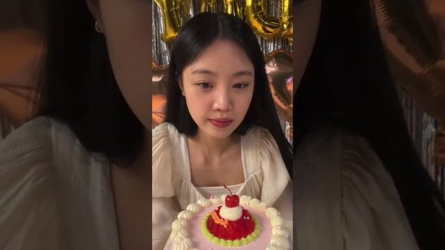 Soojin Instagram Live (November 8, 2023) смотреть онлайн