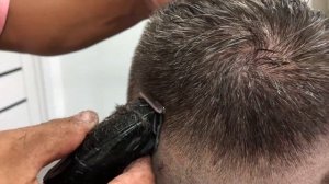 Как Правильно стричь машинкой(триммер) без насадок. Мужская стрижка. Fade