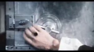 Какая дверь была в квартире шефа из Бриллиантовой руки?