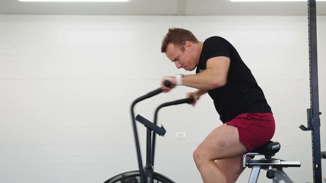 Assault AirBike Classic смотреть онлайн