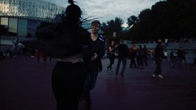 Хастл Опен Эйр на Набережной в Москве | Парный танец хастл