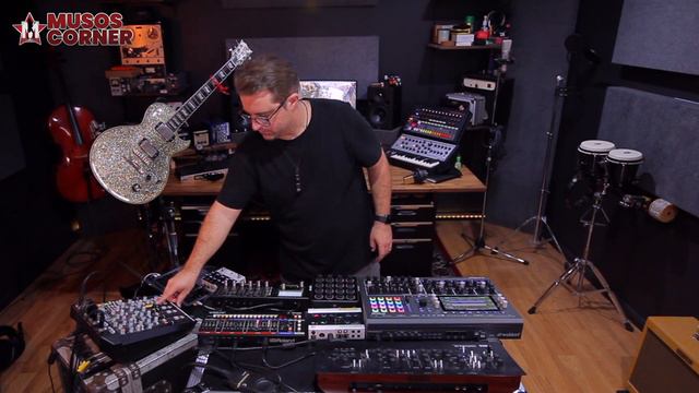 Epic live synth jam using four desk top synths! #synth #synthasizer #setup смотреть онлайн