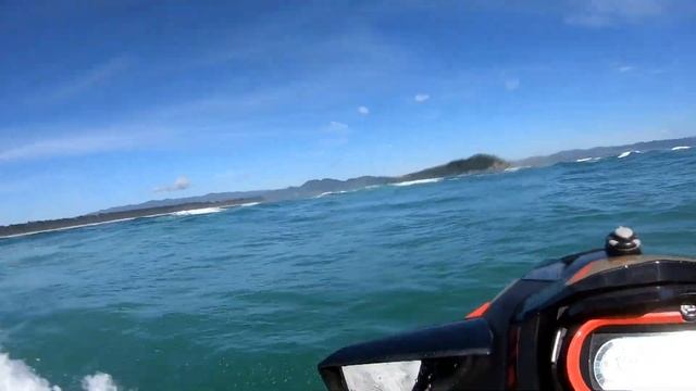 Sea doo GTR 215 and GTX 230 go wave jumping 6 Jan 2021 смотреть онлайн