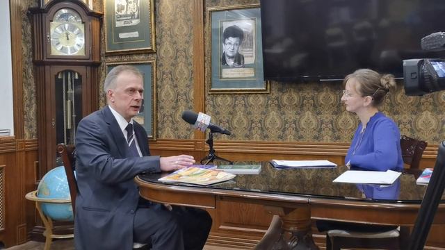 Интервью профессора Леонида Буланова книжному магазину Библио-Глобус. смотреть онлайн