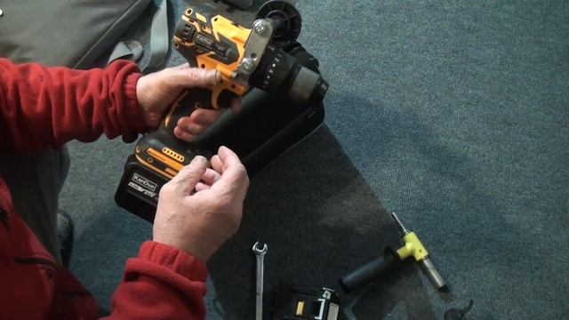 Аккумулятор шуруповерта на морозе теперь не замерзнет. ПРОСТО и НЕДОРОГО и это не чехол. смотреть онлайн