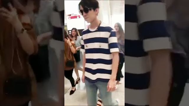 迪玛希Dimash，[20180616] At Beijing Airport (from Beijing to Shenzhen) смотреть онлайн