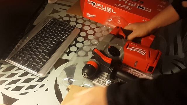 unboxing milwaukee m18 chx-0 смотреть онлайн