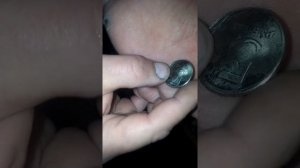 Согнуть монету 5рублей пальцами.