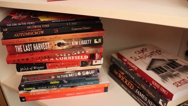 Updated Bookshelf Tour | 2021 | #bookshelftour #booktube смотреть онлайн