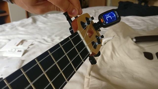 Guitar, ukulele tuner bought at Gearbest, made by Aroma смотреть онлайн