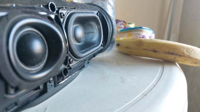 JBL CHARGE ESSENTIAL 2 BASS TEST 40 % VOL смотреть онлайн
