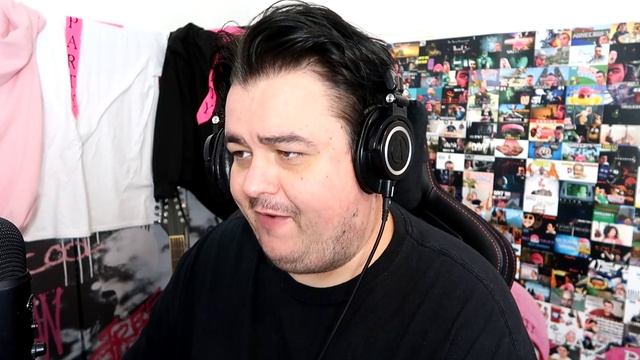 Daz Watches A Door In The Woods смотреть онлайн