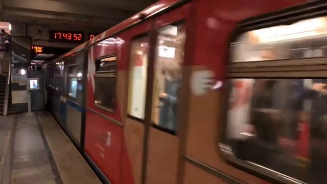 81-740.1 и 81-740/741.1 Русич 10 Лет МФЦ Мои Документы На Станции Проспект Вернадского смотреть онлайн