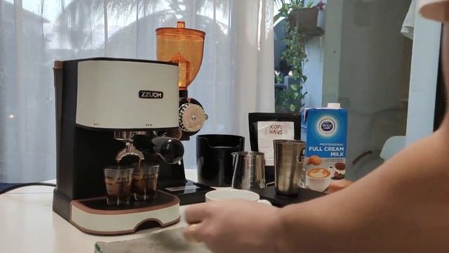 [Coffee Brewing] Brewing with ZZUOM CM6826T Coffee Machine смотреть онлайн
