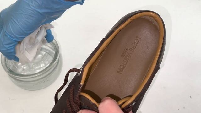 НУБУКОВУЮ ОБУВЬ ПОЧИСТИТЬ ,ОТБЕЛИТЬ ПОДОШВУ смотреть онлайн