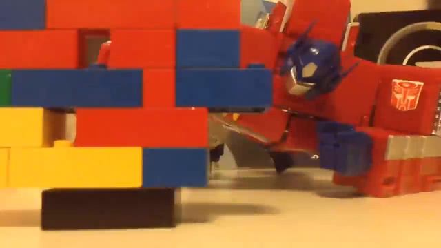 Transformers Stop Motion- MP10 Optimus Prime vs Nemesis Prime Stop Motion смотреть онлайн