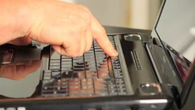 How to Adjust the Brightness on a Toshiba Laptop смотреть онлайн