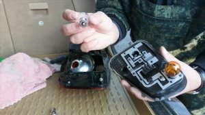 VW Tuareg замена лампочки стоп сигнала