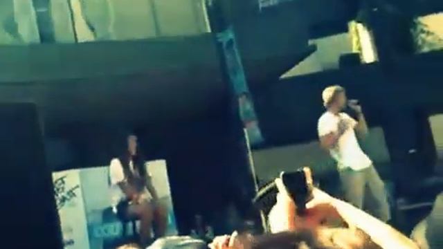 Cody Simpson concert at the Block смотреть онлайн