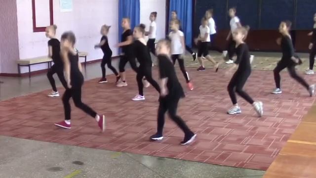 "Танцевальная разминка" смотреть онлайн