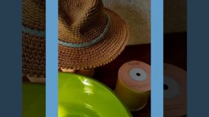 Стираем шляпу из рафии
