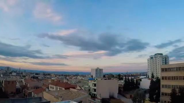 Petite vue ciel et ville de Tlemcen, Algérie ?? смотреть онлайн
