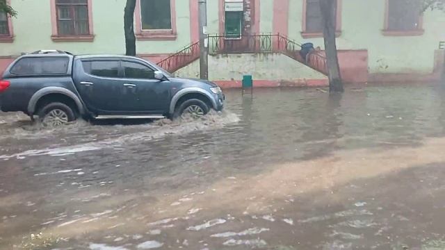 ОДЕССУ ЗАТОПИЛО 12.06.2021 28 миллиметров осадков смотреть онлайн