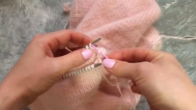 ВЯЖЕМ МОДНЫЙ АКСЕССУАР - КАПОР (КАПЮШОН)! KNITTED HAT. смотреть онлайн