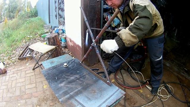 СКАМЕЙКА ИЗ МЕТАЛЛИЧЕСКОГО БАМБУКА СВОИМИ РУКАМИ смотреть онлайн