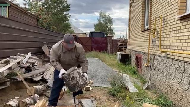 Бородино- читать колоть! Как читать стих и колоть дрова одновременно!!!! смотреть онлайн