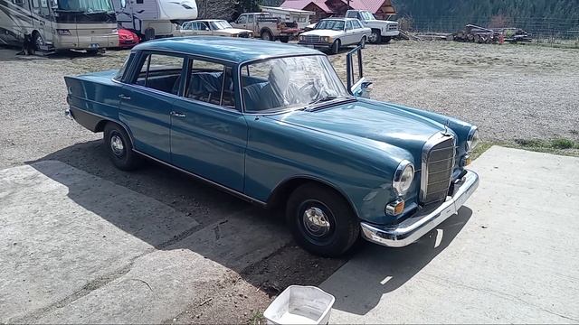W110 111 1966 Mercedes Benz 230 Fintail Deal PL1