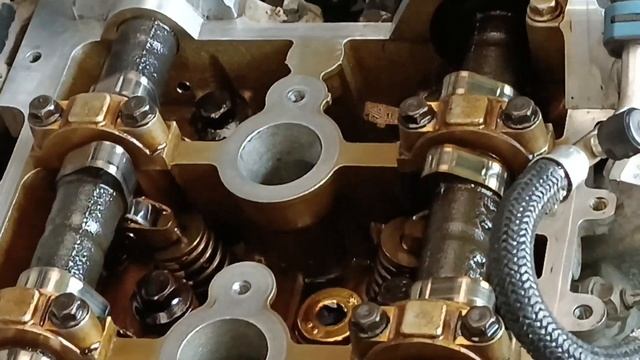 Внутреннее состояние двигателя на Opel Insignia на моторном масле Liqui Moly 5w-30 Molygen смотреть онлайн