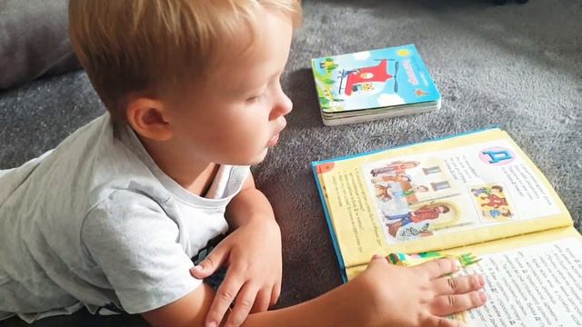 Vlog:Уборка/Учим буквы/?Как отмыть детский столик от красок,без химии? смотреть онлайн