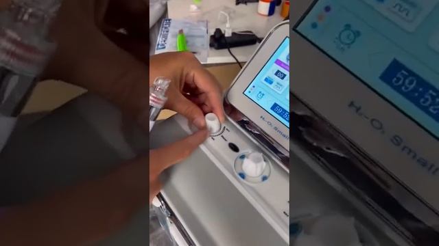 Professional Hydro Dermabrasion Machine - Basic How to Adjust the Suction of the Bubble Pen смотреть онлайн