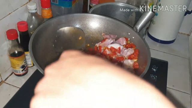 SIMPLE AND EASY TO COOK SINIGANG NA BABOY #covid19 #lockdown #cooking смотреть онлайн