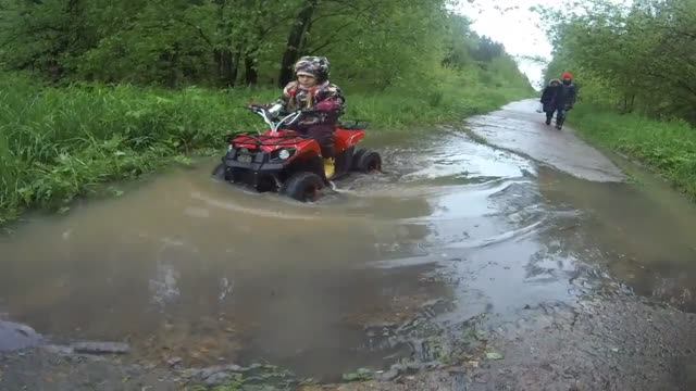 Электро квадроцикл GreenCamel Gobi K400 по уши в воде. Так можно?